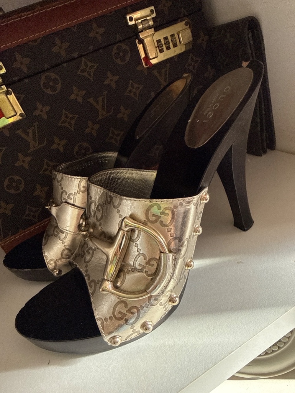 Gucci Horsebit GG Monogram Metallic Gold Leather Mule Slides 38.5 - Picture 2 of 5